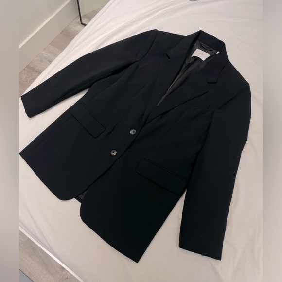 Wilfred
Heartbreaker Blazer - Picture 11 of 15